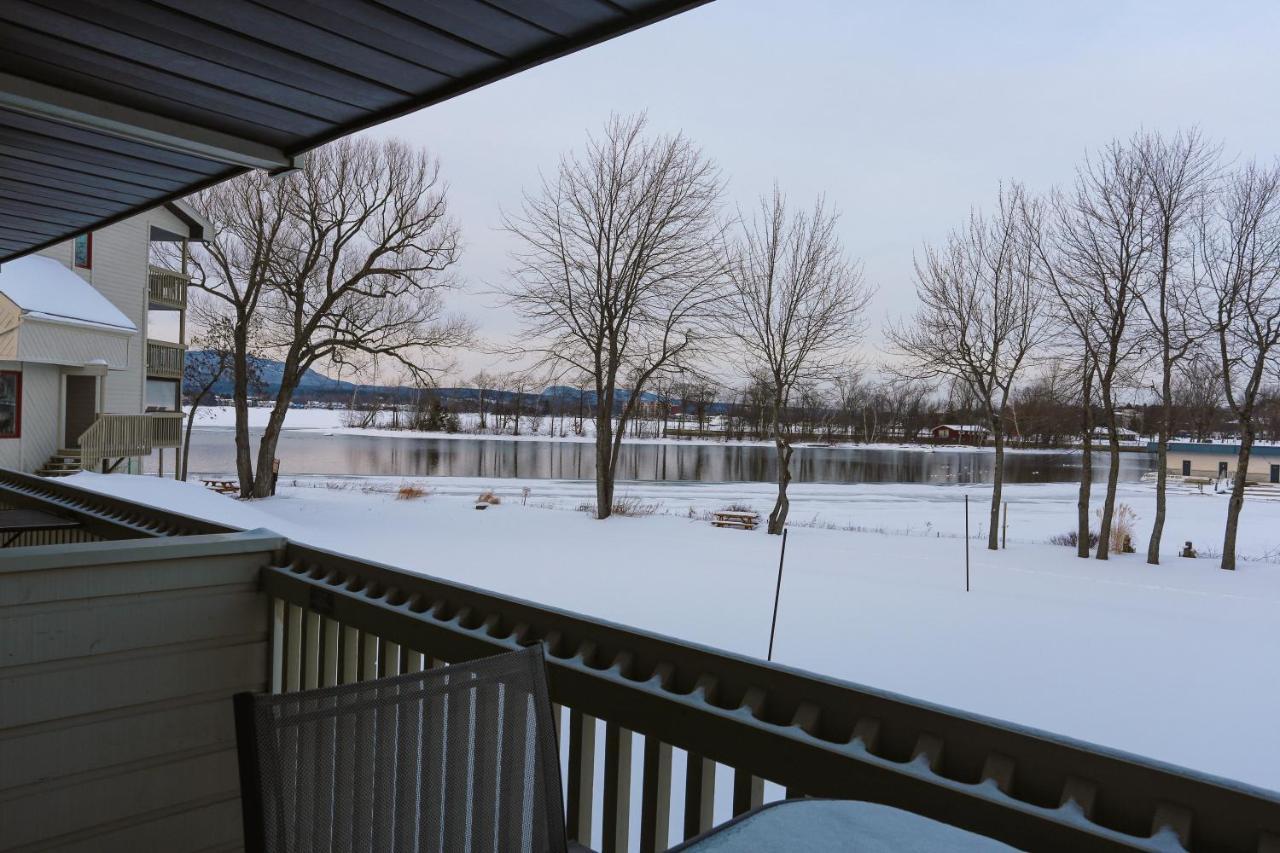 Magog Waterfront Condo Buitenkant foto